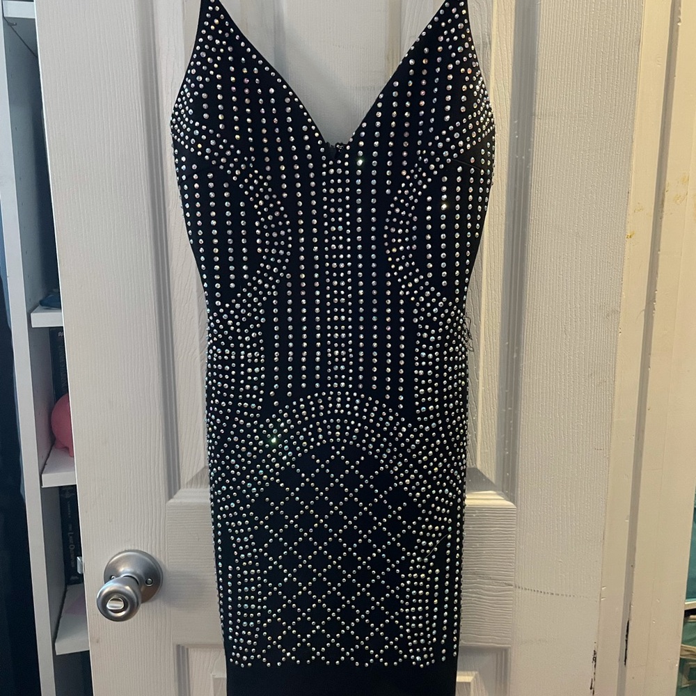 Like new! Windsor rhinestone dress Size small